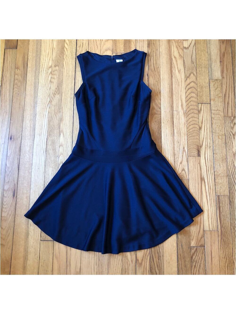 Julia Jordan EUC Women's Fit & Flare Low Waist Navy Blue Sleeveless Dress Size 2